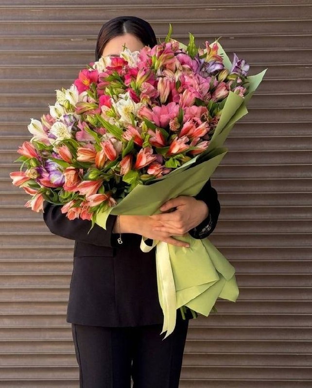 Авторский букет «Радужный каскад»